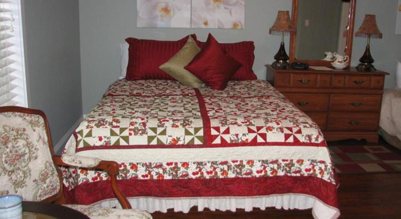 Chesterfield Inn Kelowna Oda fotoğraf