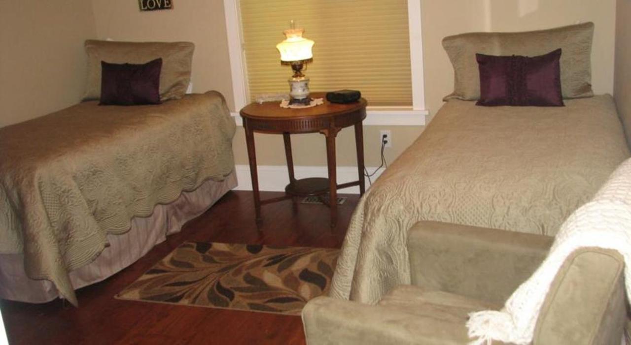 Chesterfield Inn Kelowna Oda fotoğraf