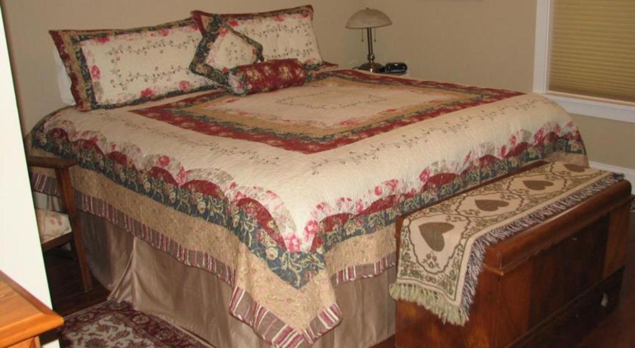 Chesterfield Inn Kelowna Oda fotoğraf